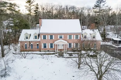 17 Stonegate Drive Hyde Park NY 12538