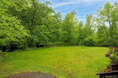 17 Stonegate Drive Hyde Park NY 12538