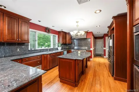 17 Stonegate Drive Hyde Park NY 12538