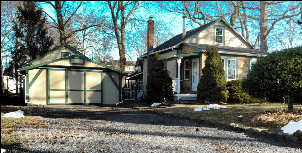 84 Cedar Road Wading River NY 11792