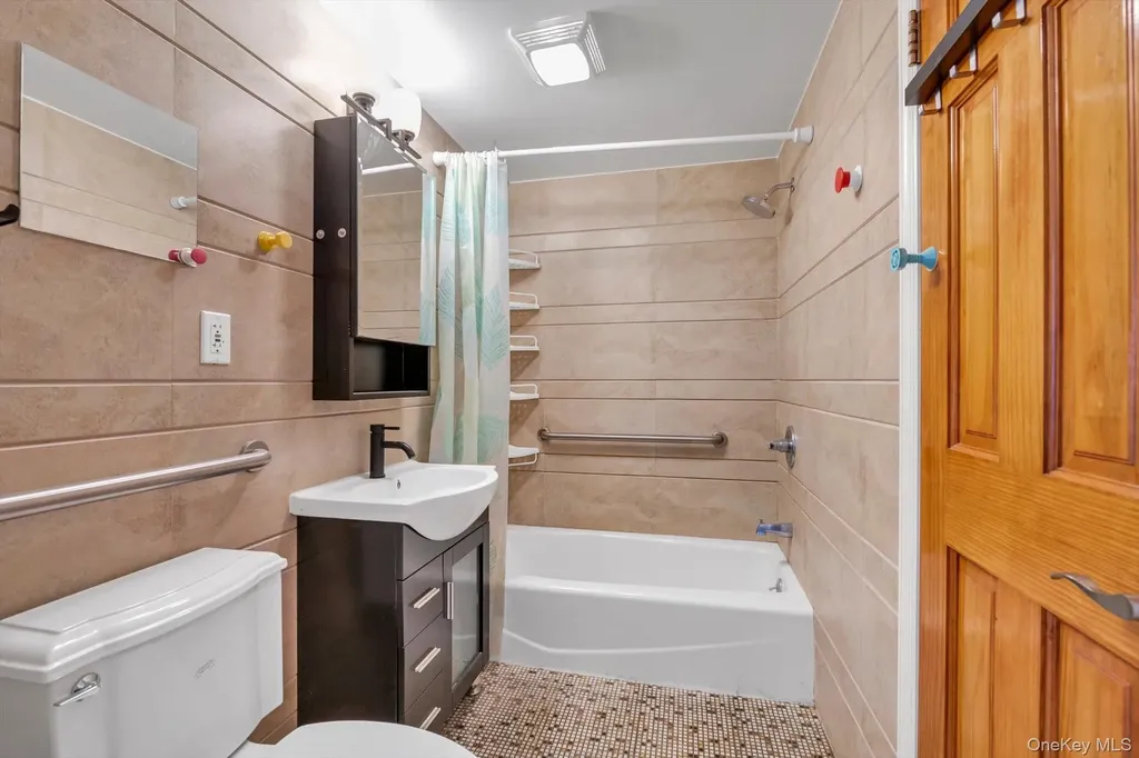8510 Elmhurst Avenue Elmhurst NY 11373