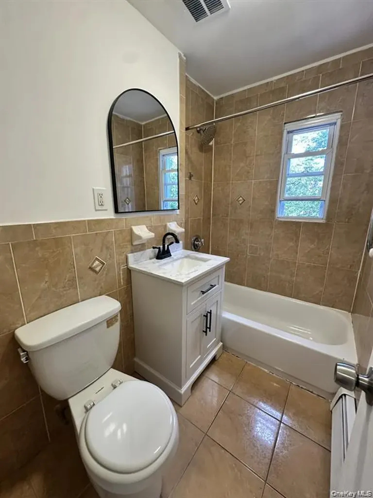 1045 E 228th Street Bronx NY 10466