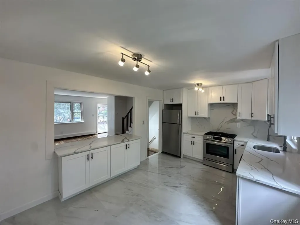 1045 E 228th Street Bronx NY 10466