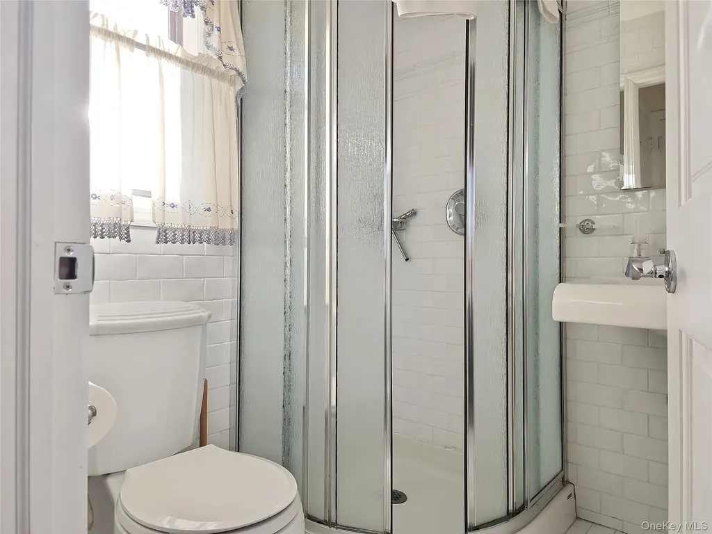3 Dorset Way Glen Cove NY 11542
