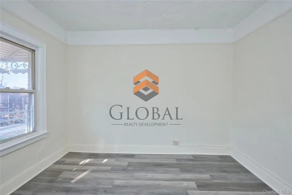 865 E 215th Street Bronx NY 10467