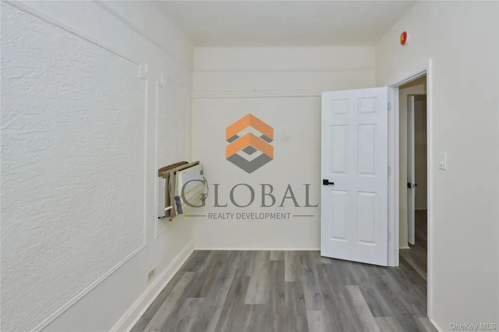 865 E 215th Street Bronx NY 10467