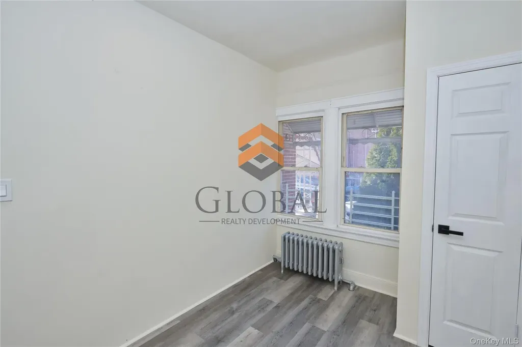 865 E 215th Street Bronx NY 10467