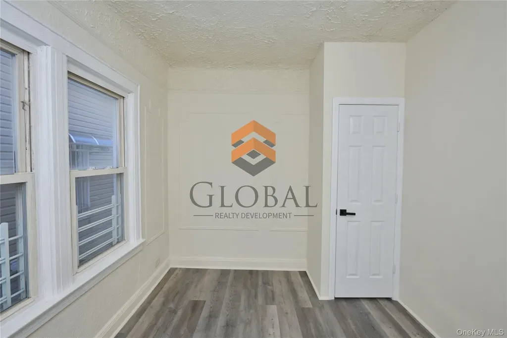 865 E 215th Street Bronx NY 10467