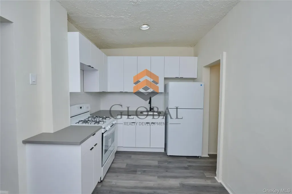 865 E 215th Street Bronx NY 10467