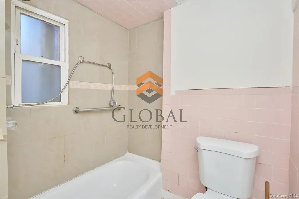 865 E 215th Street Bronx NY 10467
