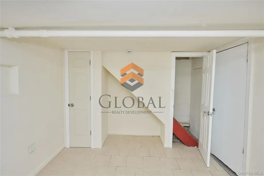 865 E 215th Street Bronx NY 10467