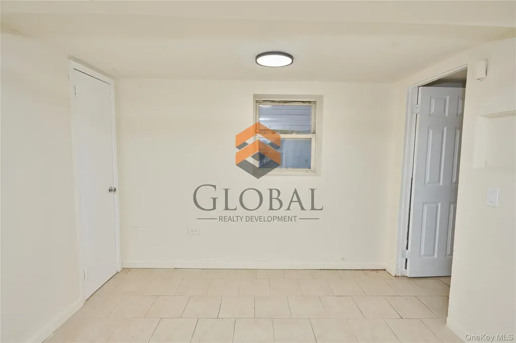865 E 215th Street Bronx NY 10467