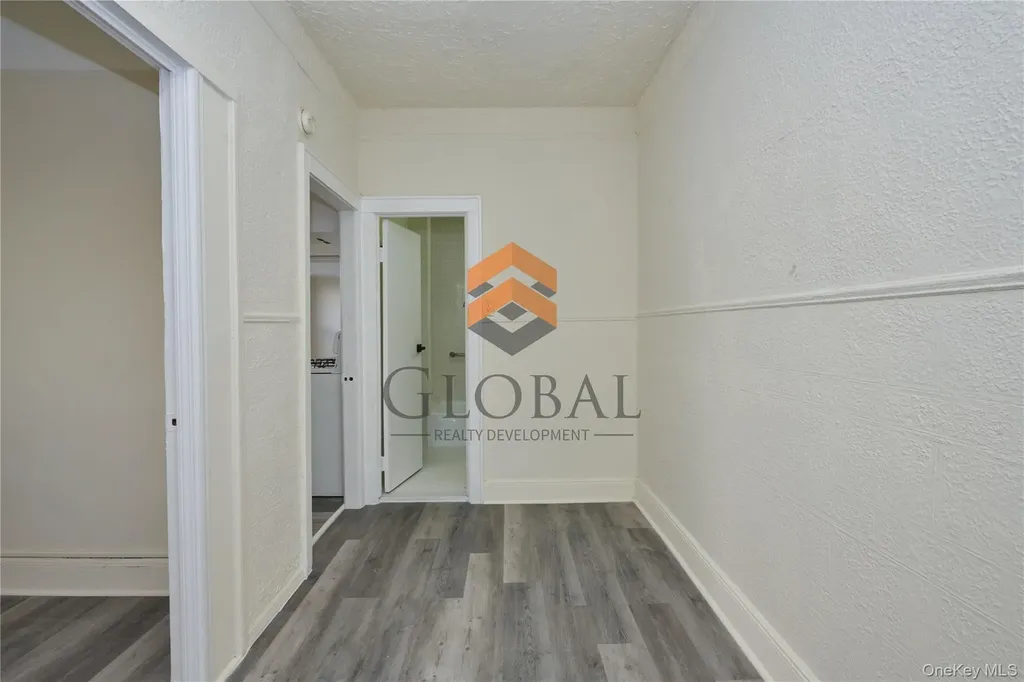 865 E 215th Street Bronx NY 10467