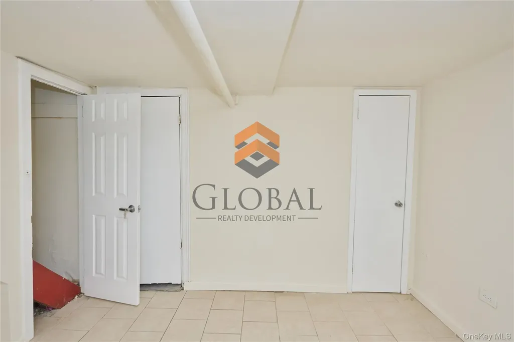 865 E 215th Street Bronx NY 10467