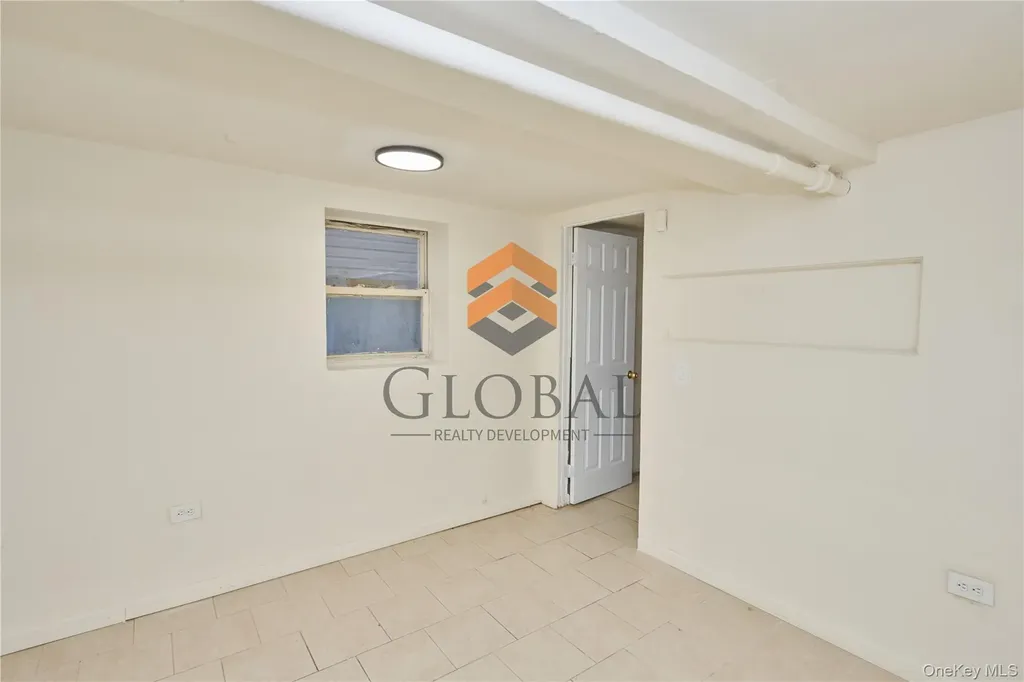 865 E 215th Street Bronx NY 10467
