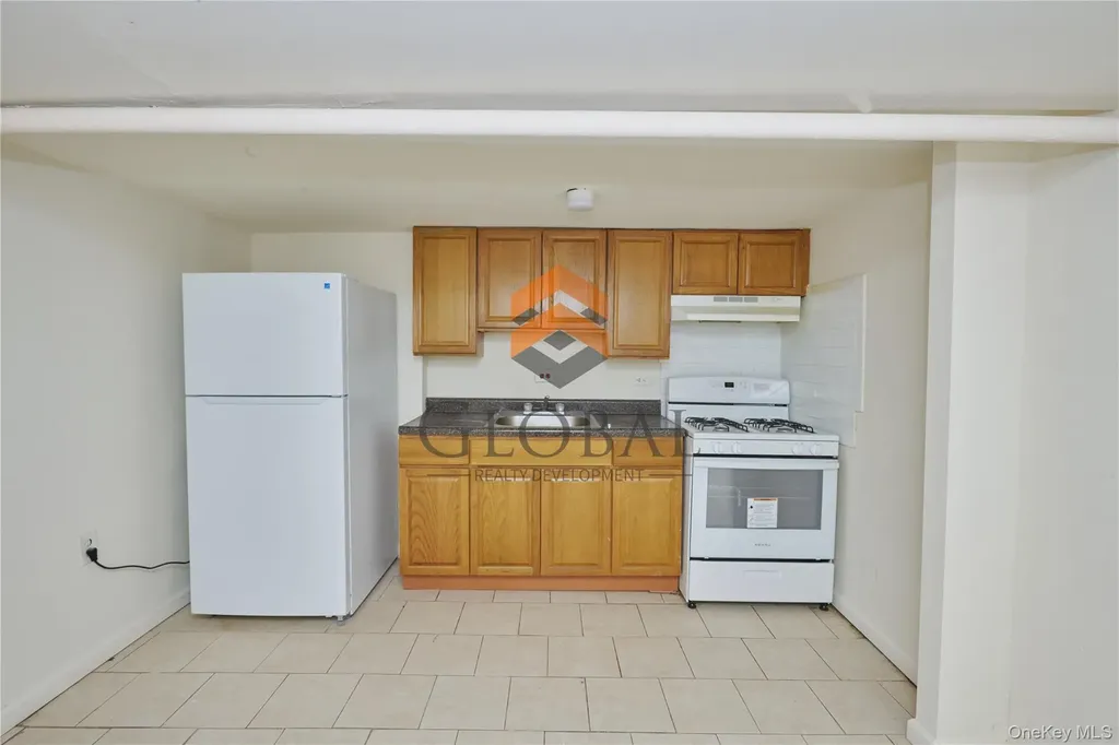 865 E 215th Street Bronx NY 10467
