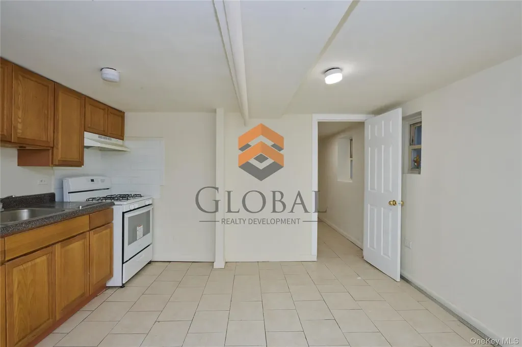 865 E 215th Street Bronx NY 10467
