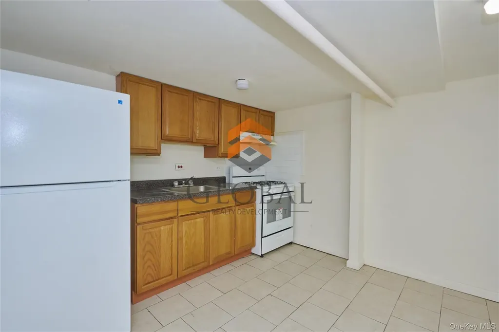 865 E 215th Street Bronx NY 10467
