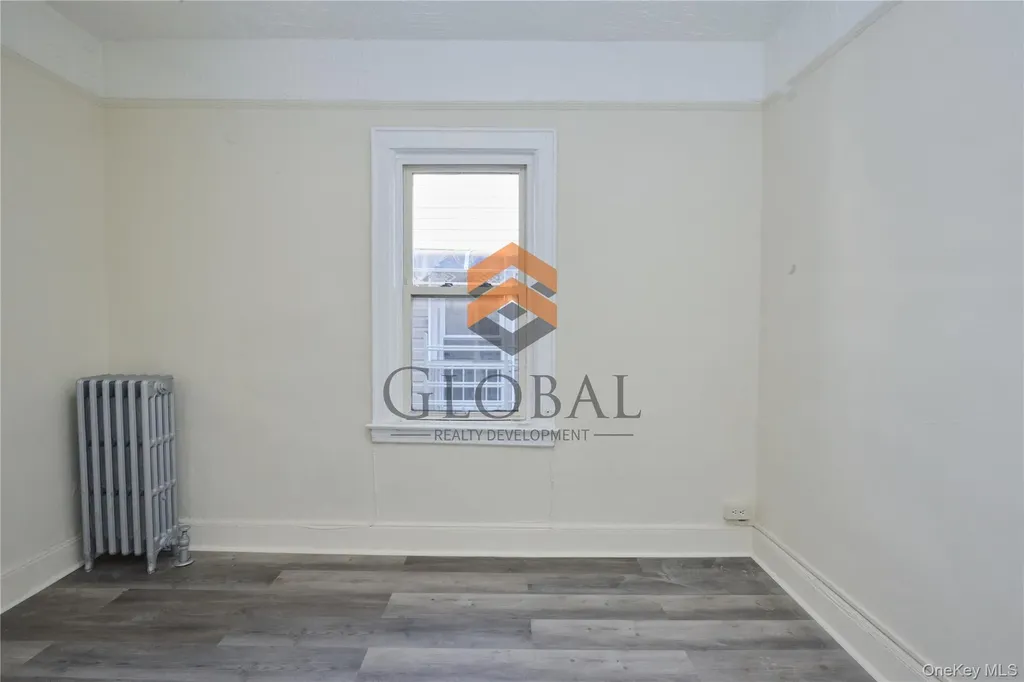 865 E 215th Street Bronx NY 10467