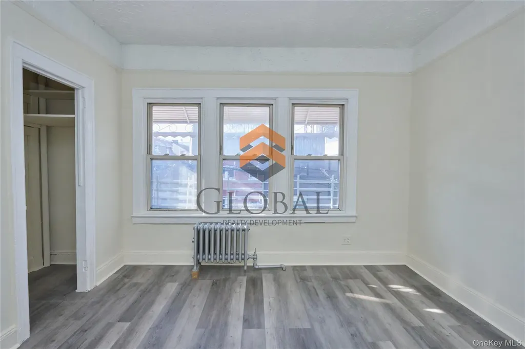 865 E 215th Street Bronx NY 10467