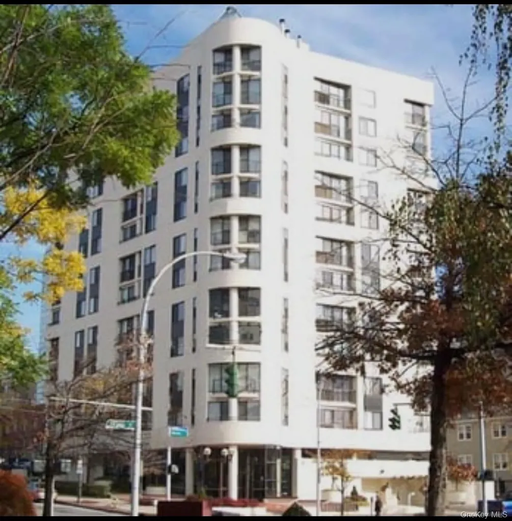 10 Cottage Place White Plains NY 10601