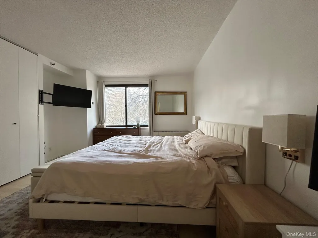 10 Cottage Place White Plains NY 10601