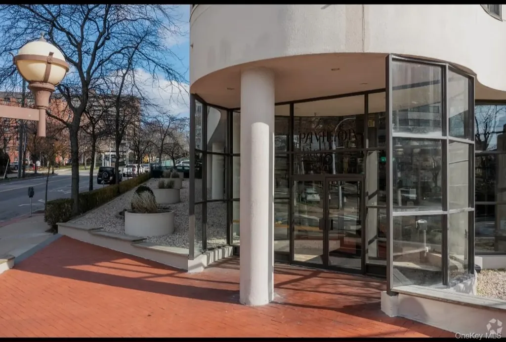 10 Cottage Place White Plains NY 10601