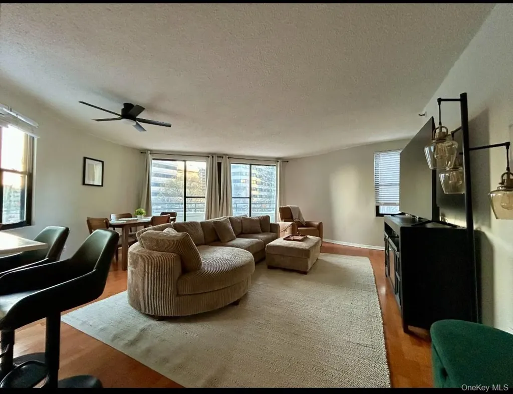 10 Cottage Place White Plains NY 10601