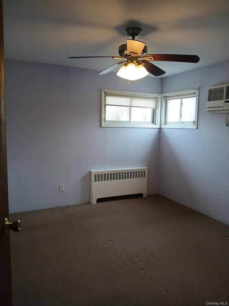413 37th Street Lindenhurst NY 11757
