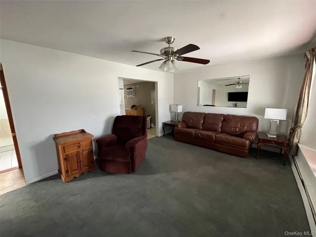 413 37th Street Lindenhurst NY 11757