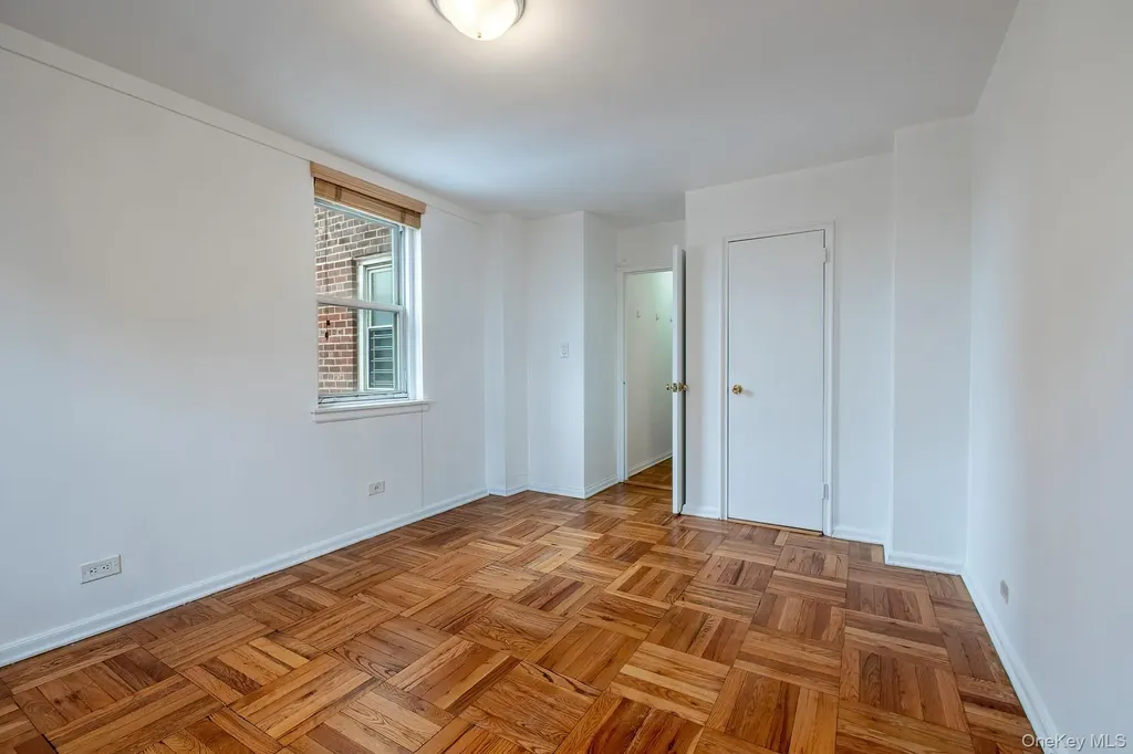 60 Knolls Crescent Bronx NY 10463