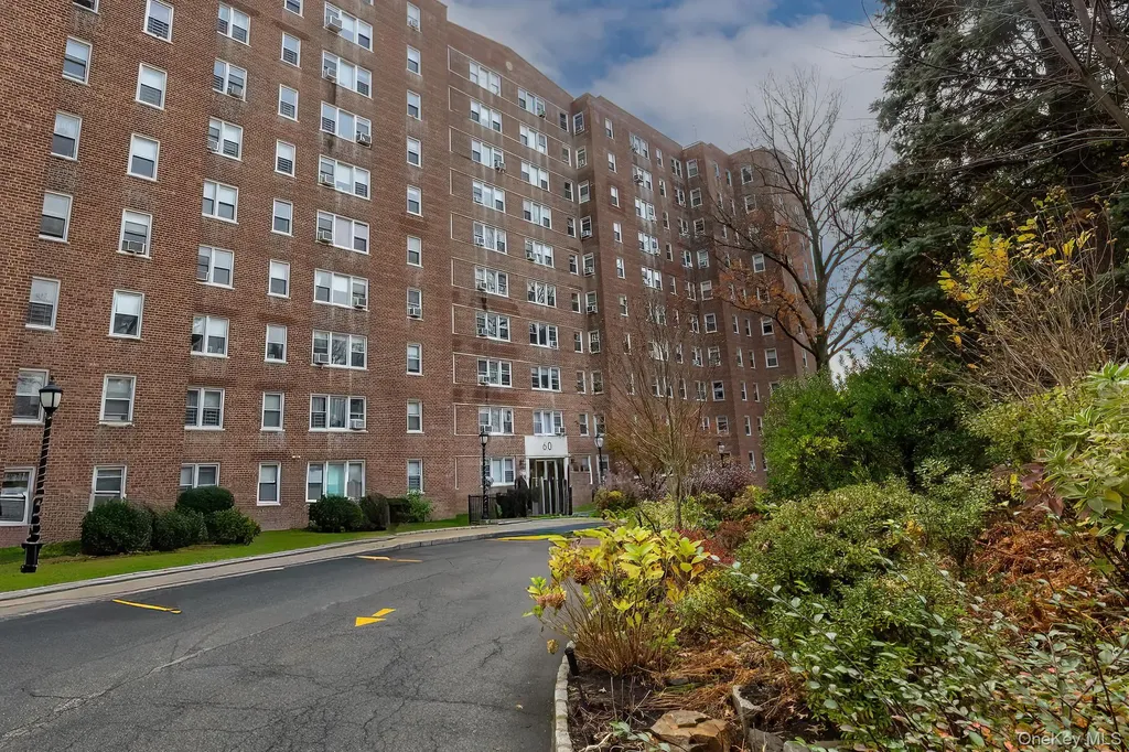 60 Knolls Crescent Bronx NY 10463