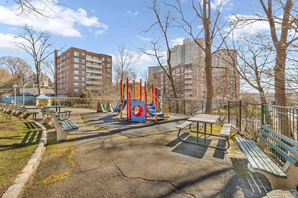 60 Knolls Crescent Bronx NY 10463