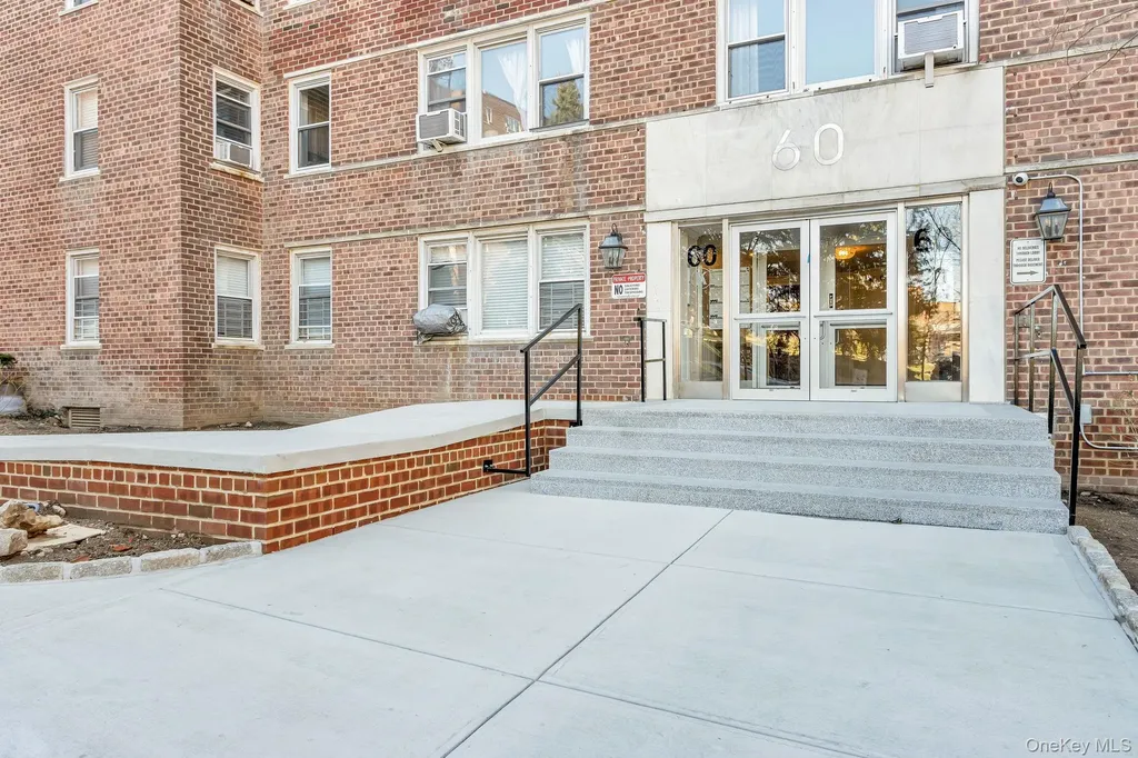 60 Knolls Crescent Bronx NY 10463
