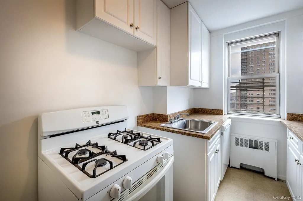 60 Knolls Crescent Bronx NY 10463