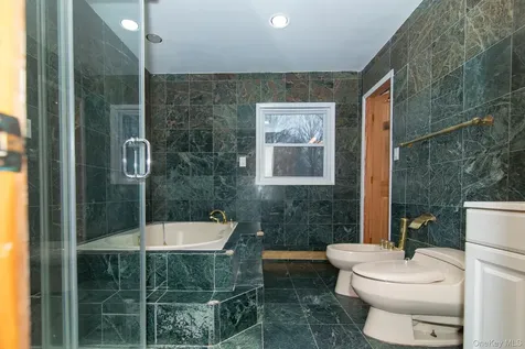 172 Farmingdale Road Blooming Grove NY 10914