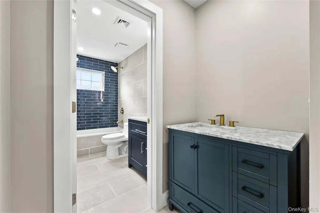 311 Lyon Street Valley Stream NY 11580
