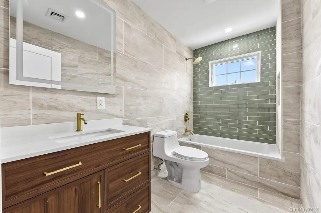 311 Lyon Street Valley Stream NY 11580