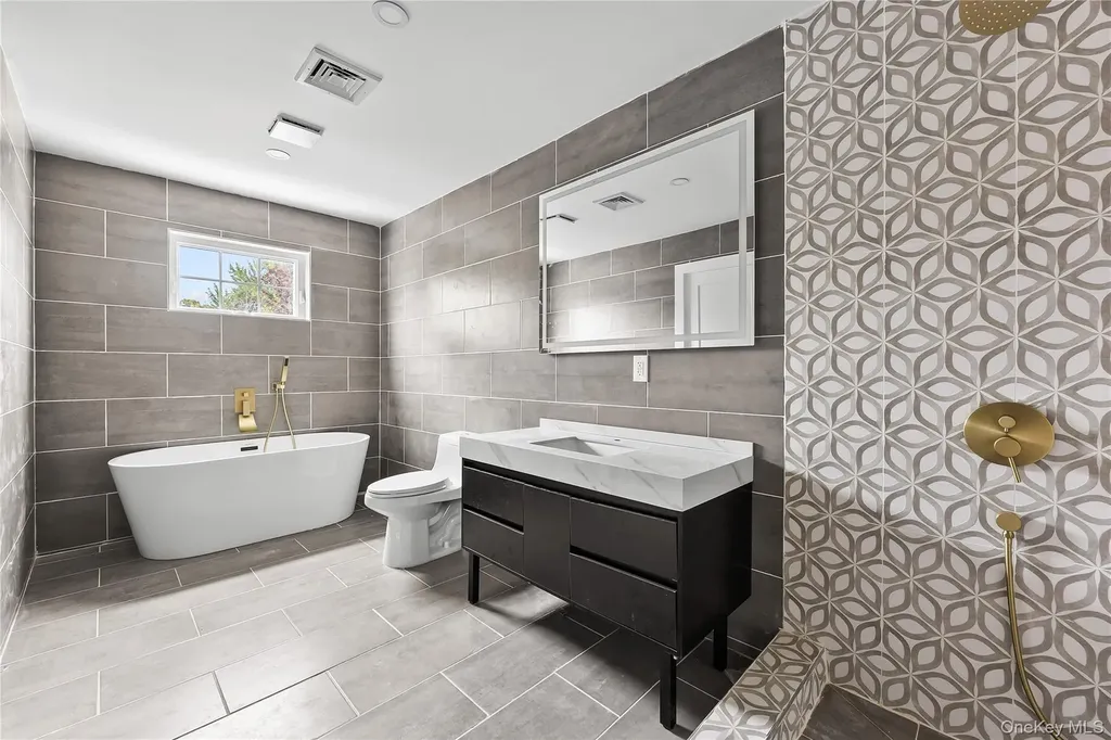 311 Lyon Street Valley Stream NY 11580