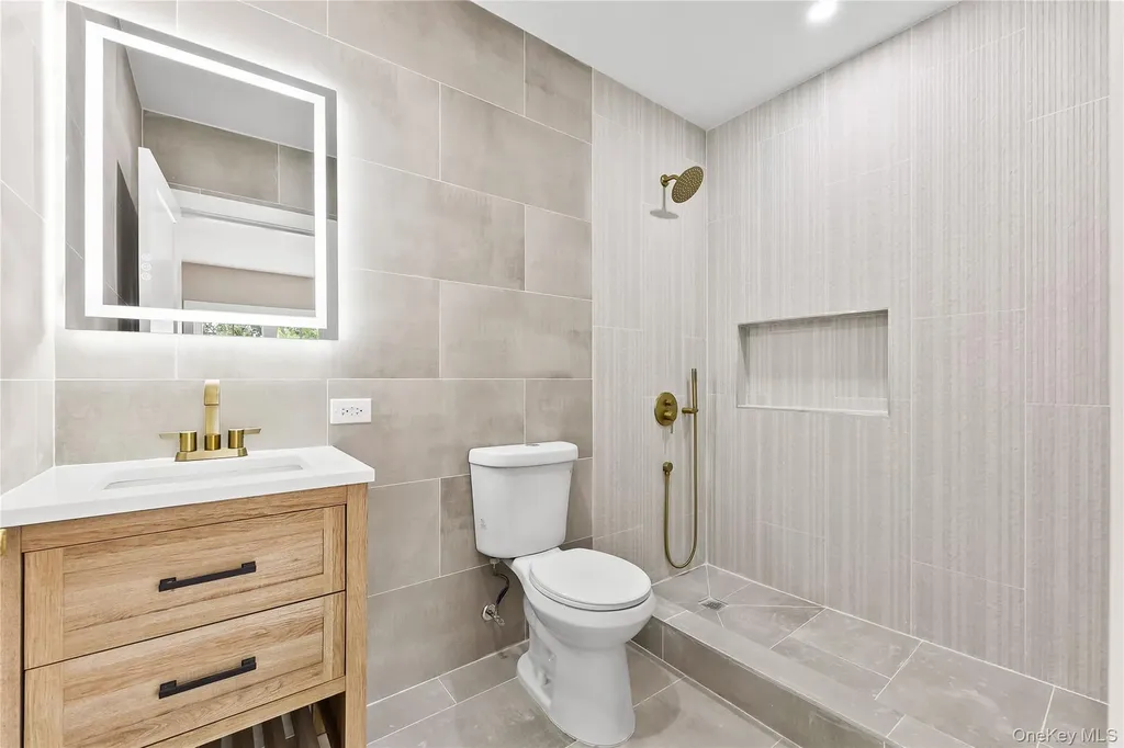311 Lyon Street Valley Stream NY 11580
