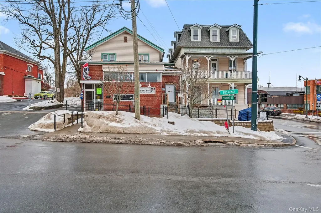 384-386 Broadway Monticello NY 12701