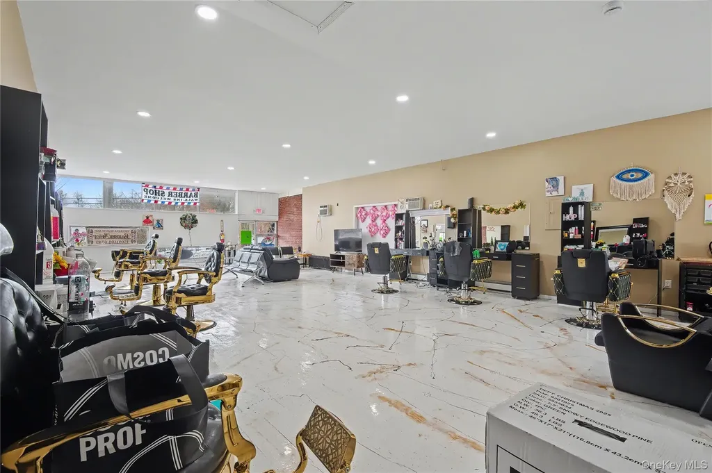 384-386 Broadway Monticello NY 12701