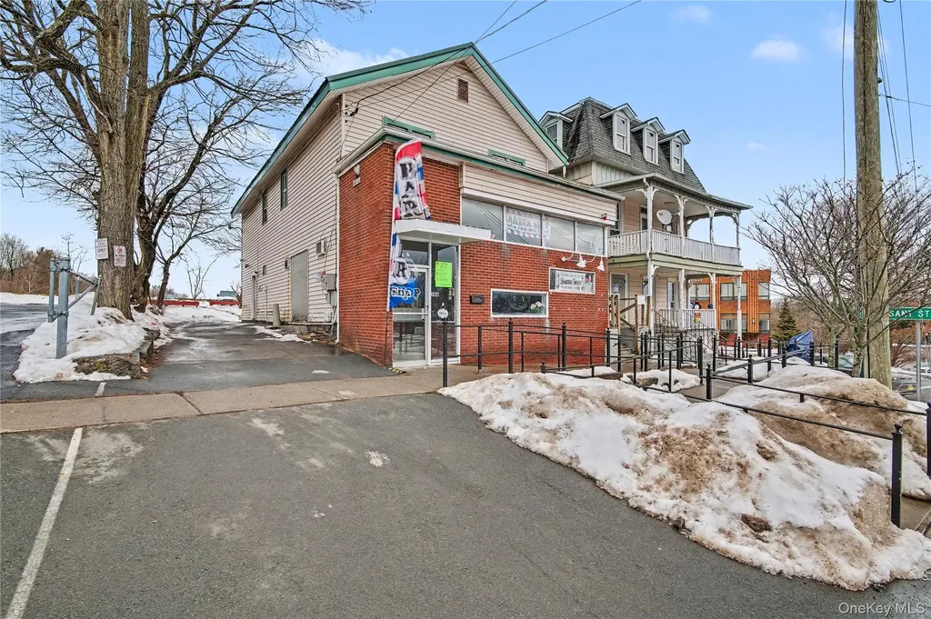 384-386 Broadway Monticello NY 12701