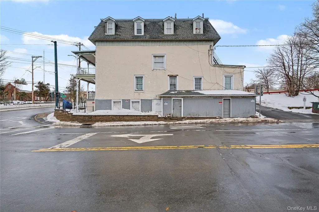 384-386 Broadway Monticello NY 12701