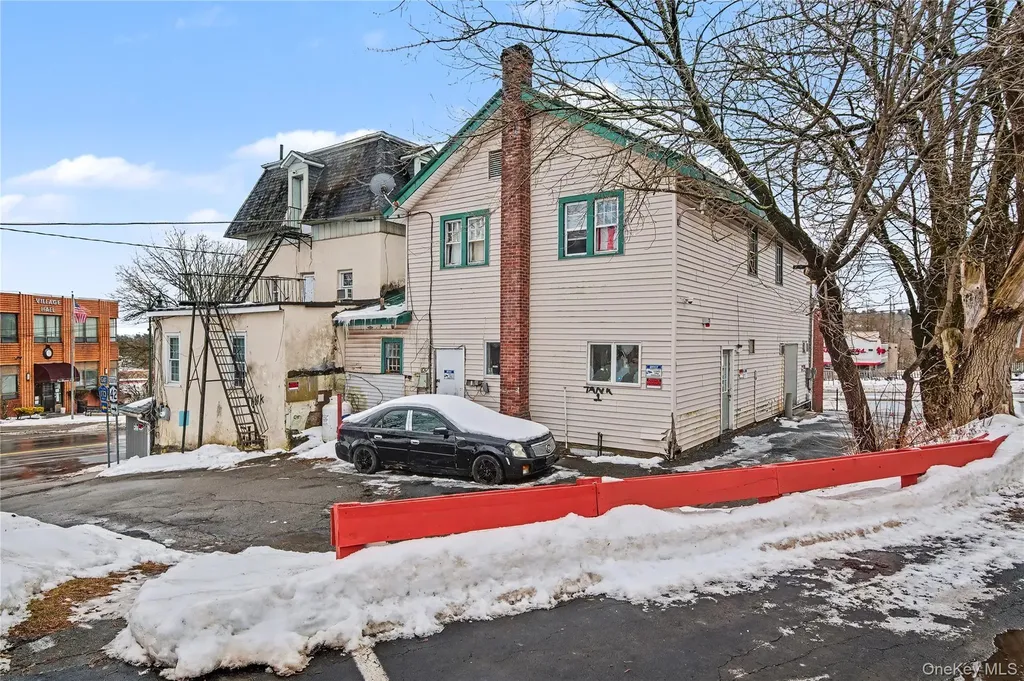 384-386 Broadway Monticello NY 12701