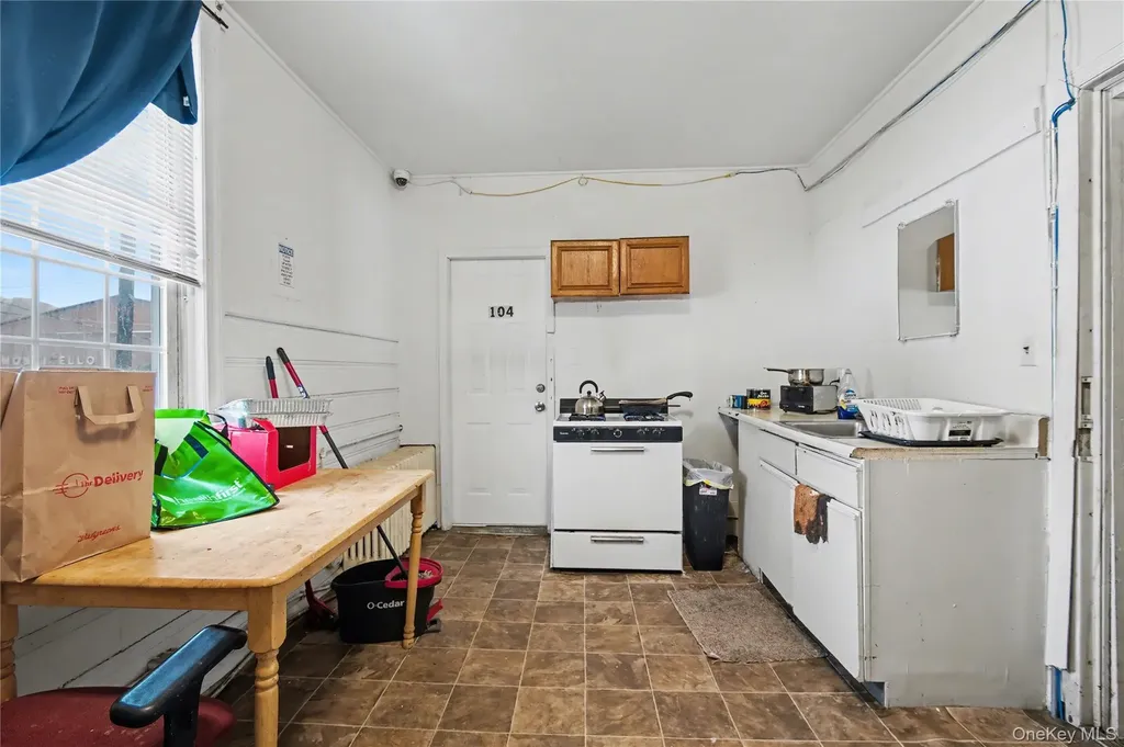 384-386 Broadway Monticello NY 12701
