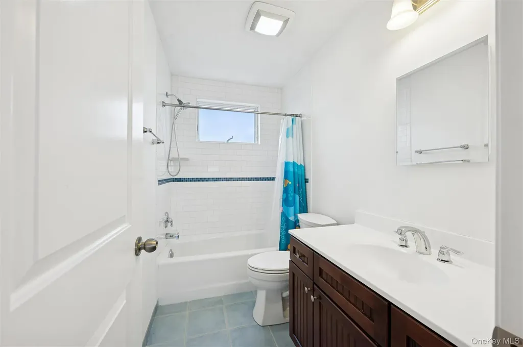 112 Pine Avenue Flanders NY 11901