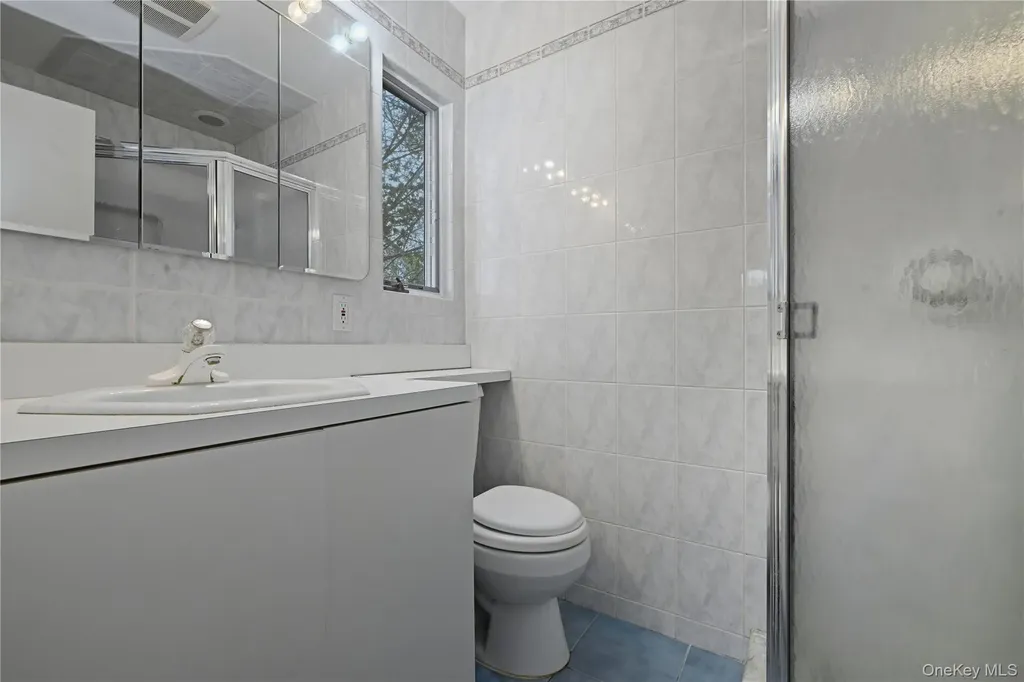 13 Cynthia Lane Plainview NY 11803