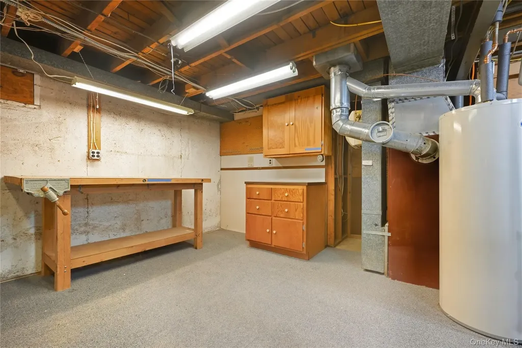 13 Cynthia Lane Plainview NY 11803