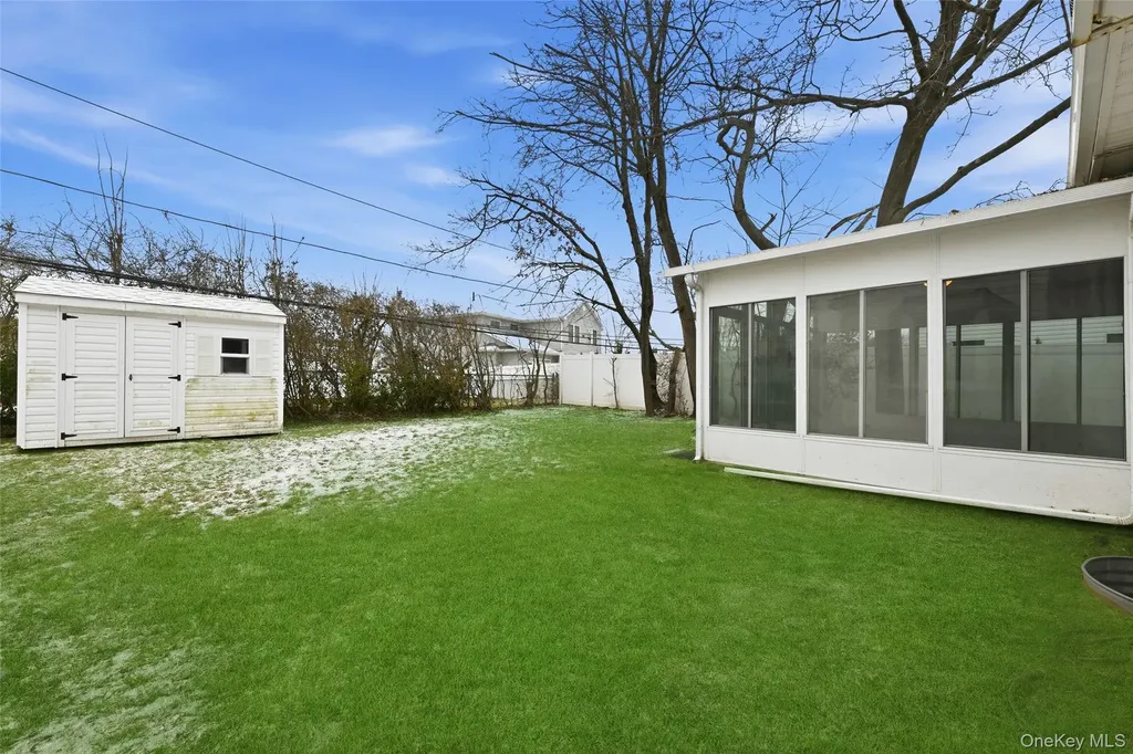 13 Cynthia Lane Plainview NY 11803